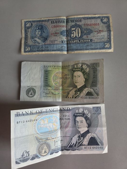 Vand bancnote de colecție