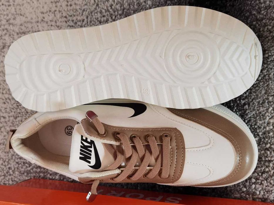 adidași model NIKE mărimea 39