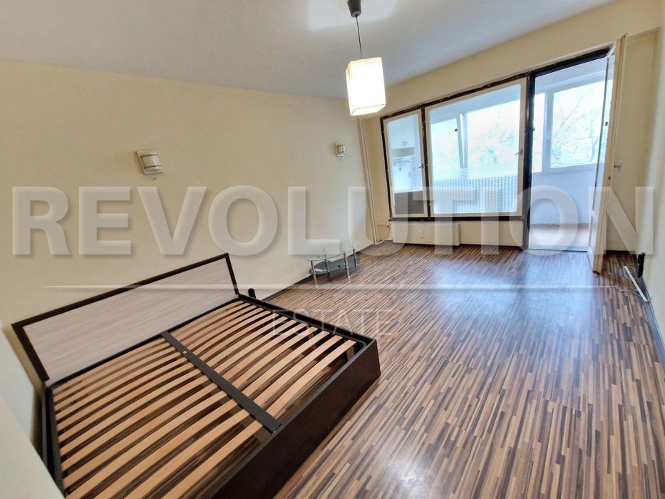 Двустаен апартамент в кв. Полигона