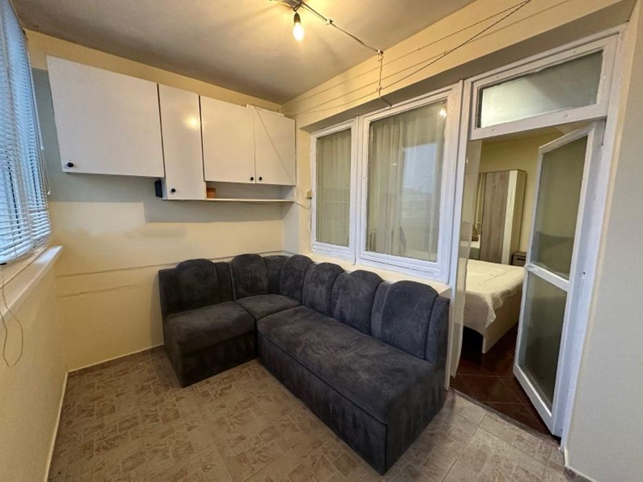 Двустаен апартамент в ж.к. Дружба 2.