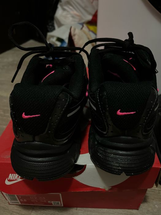 Nike черни с розово женски