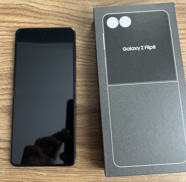 Samsung Z flip 8 GRAPHITE