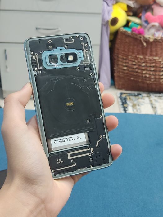 Samsung s10e продам