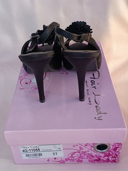 Елегантни дамски сандали от черен сатен на тънък ток, цена 9,71€/18,99