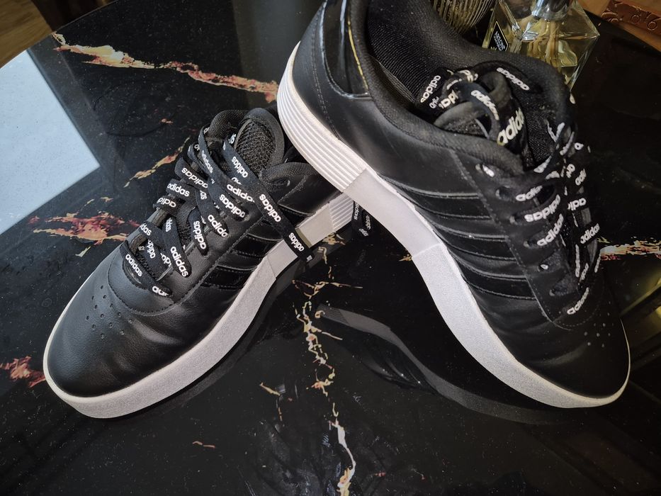 Vând adidași Adidas, mărimea 40