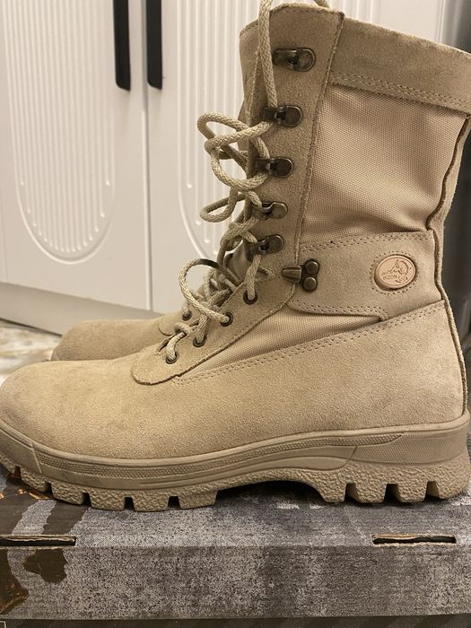 Берцы песочного цвета