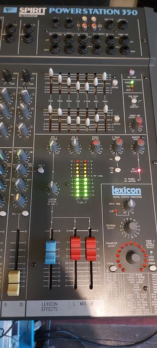 Vând mixer activ Soundcraft Spirit 350