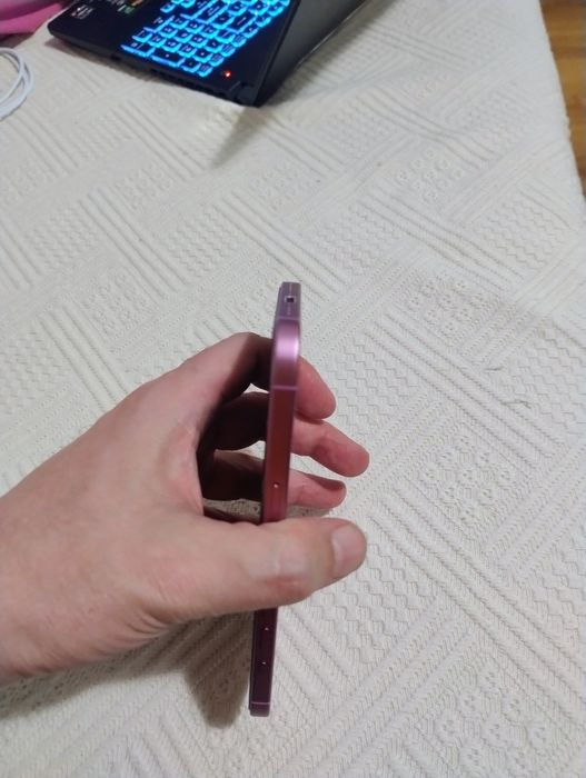 Vând iPhone 16 Plus