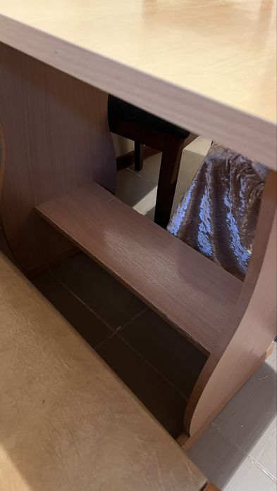 Продам стол и стулья