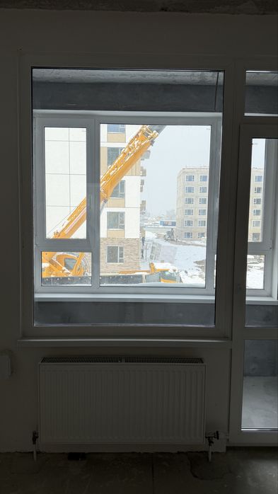 Пластиковая перегородка с дверью