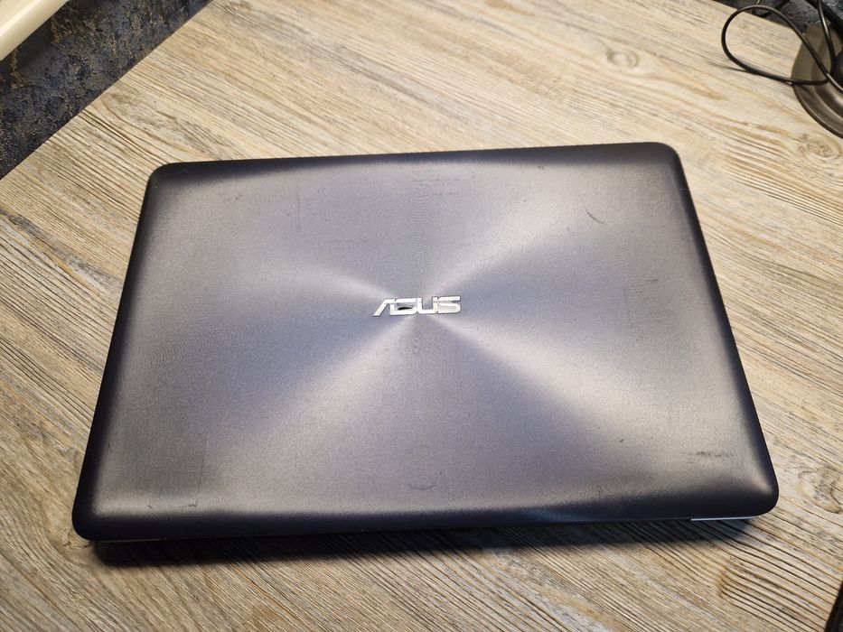 Ноутбук Asus Corei7 Модель X556U