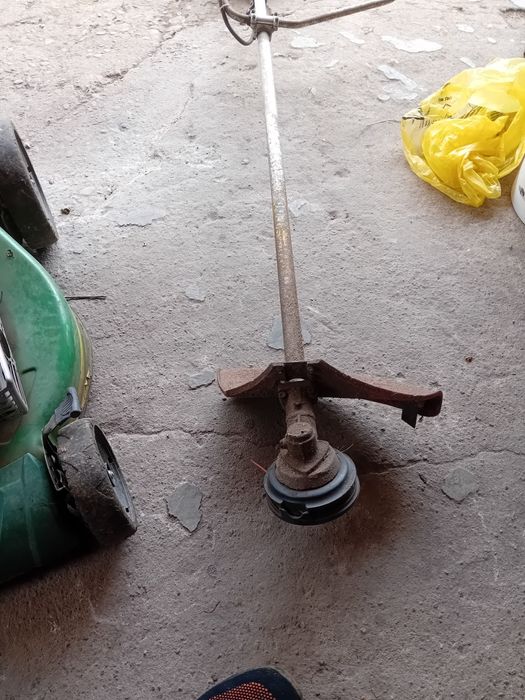 Coasa cu fir  kavasaki  in stare de functionare bună