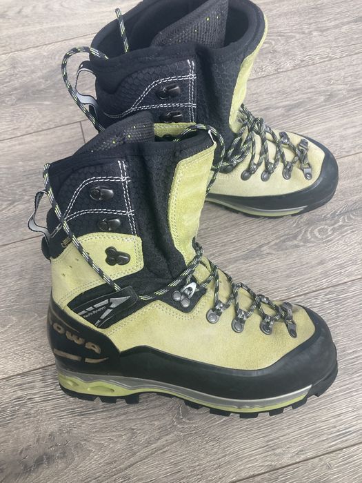 Bocanci iarna Lowa 40 prindere coltari