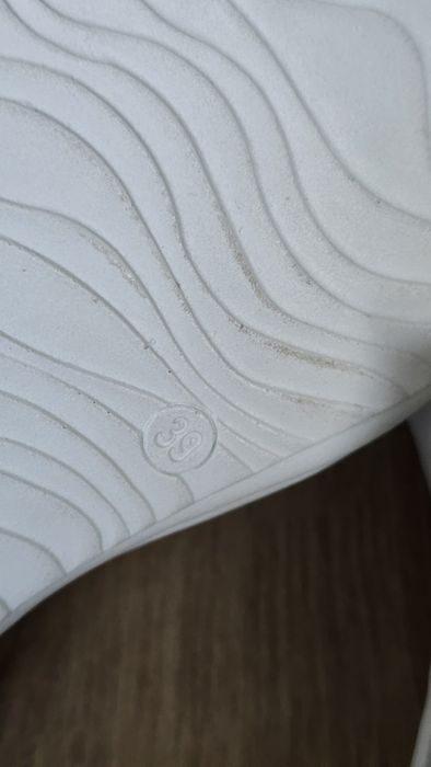 Saboți noi din piele naturala, nr.39