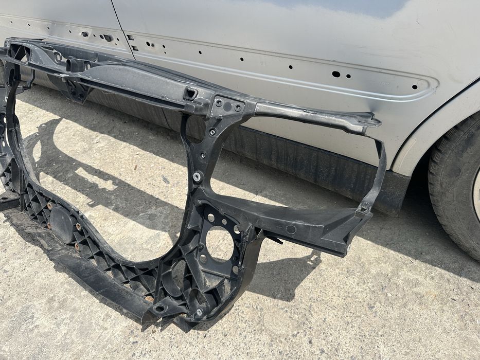 Рамка радиатори за Audi A4
