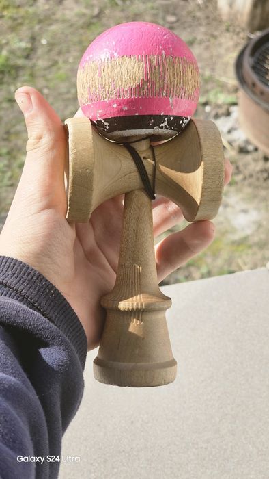 Kendama sweets broken bones roz