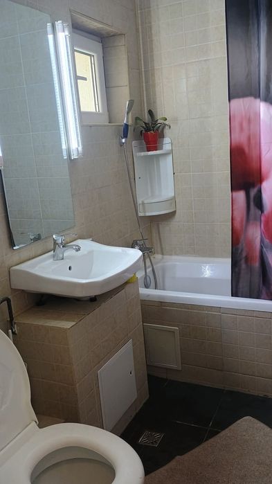 Închiriez ap 3 camere zona D-na Ghica/Facultatea de Construcții