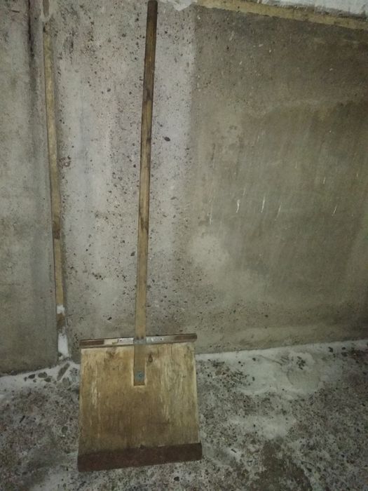 Лопаты снегоуборочная