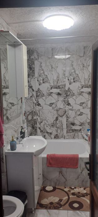 Vând apartament  Tomești