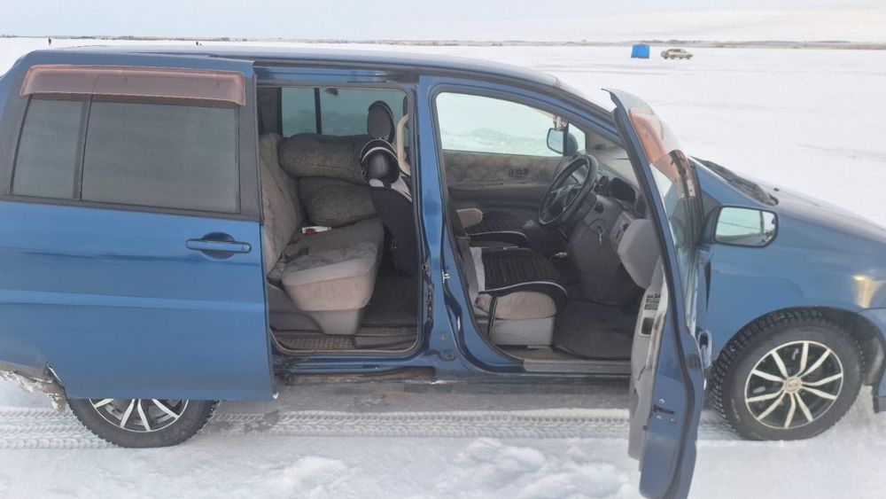 Продам Nissan Liberty