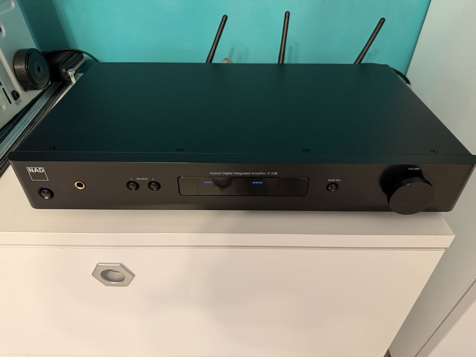 Amplificator Hybrid NAD C338