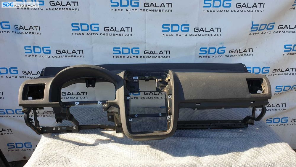 Plansa Bord Goala Dezechipata Volkswagen Jetta 3 2006 - 2011 Cod 1K1858295