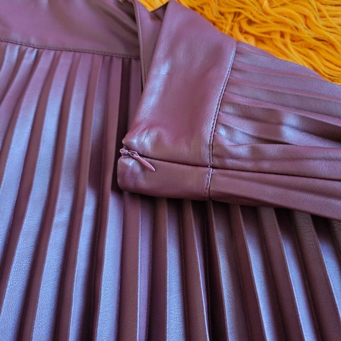 Тъмночервена (бордо) дълга плисирана кожена пола "Zara", размер М