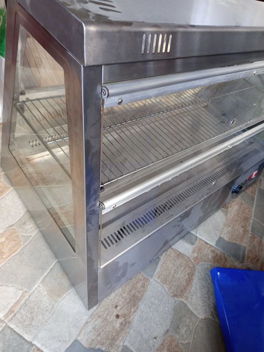 Продавам топла витрина