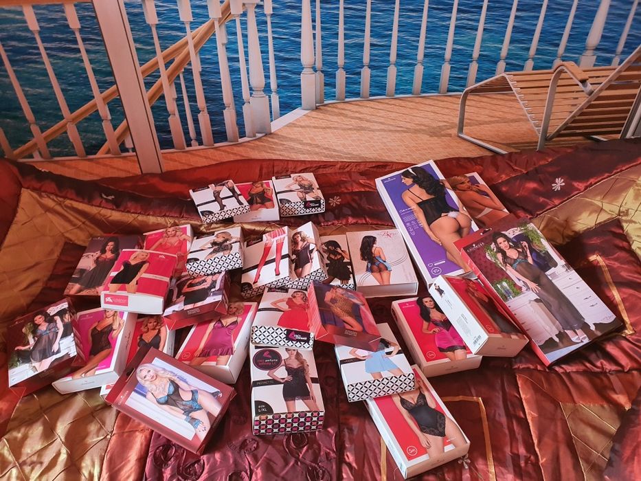 Lenjerie sexy, noua și nepurtata.