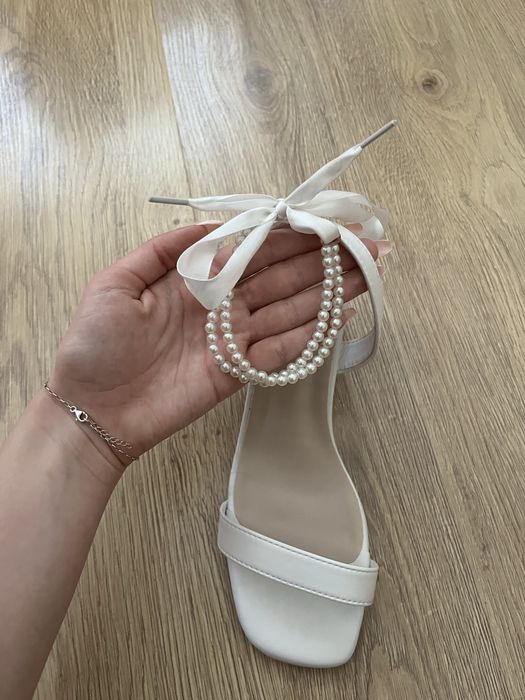 Чисто нови токчета