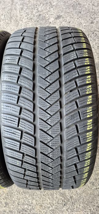 4 anvelope iarna Vredestein,fata 225/45/18,spate 255/40/18.Pret/bucata