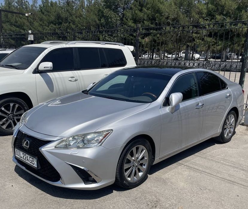Продаётся LEXUS ES 350