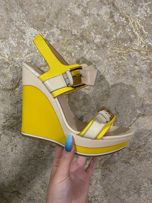 Босоножки летние