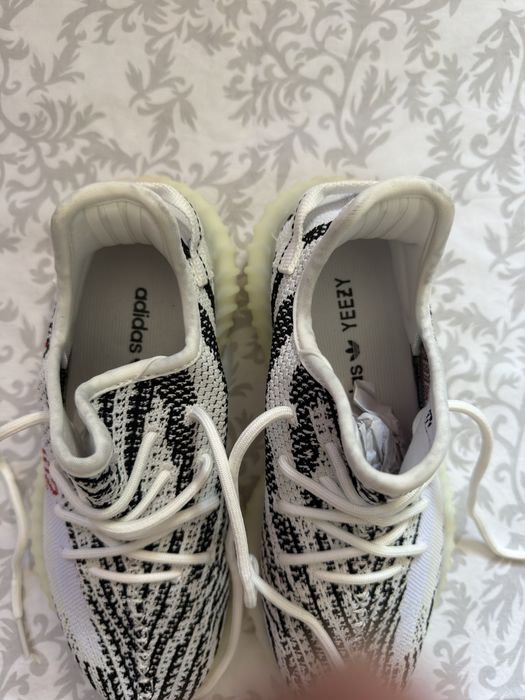 Adidas Yeezy 350 V2 Zebra
