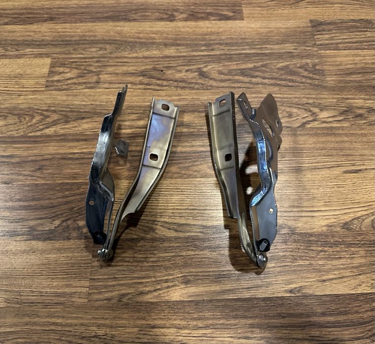 Петли капота Audi e-tron