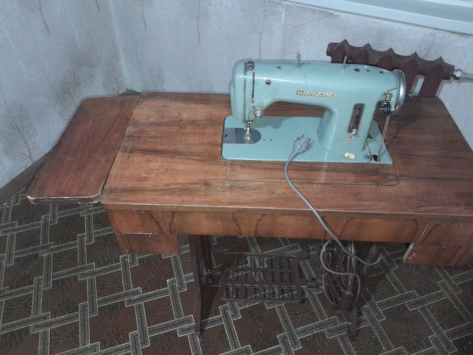 Продам Швейную машину