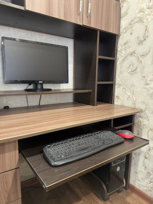 Компьютерный стол