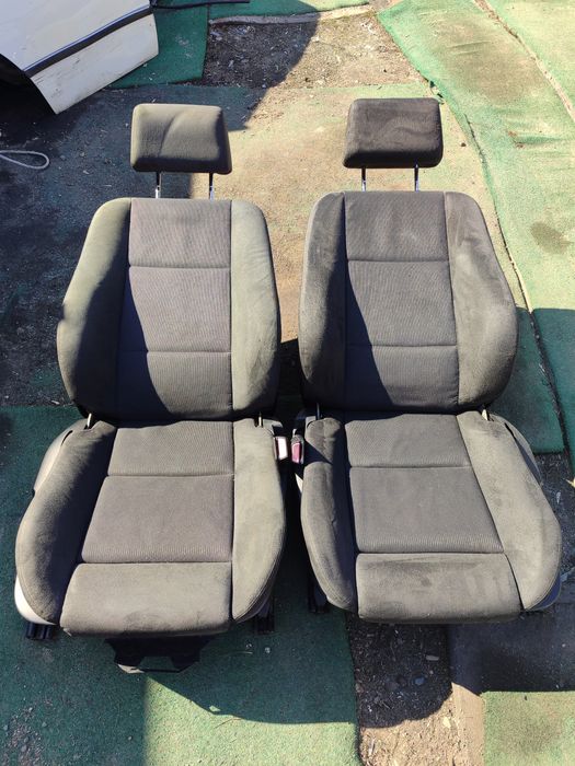 Продам два комплекта сиденья BMW E39