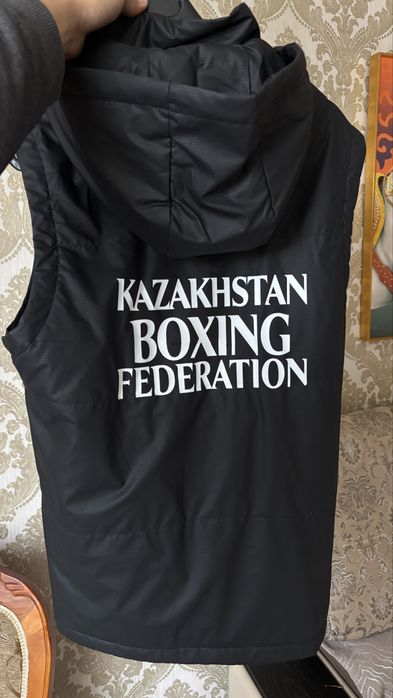 жилетка BOXING продаю