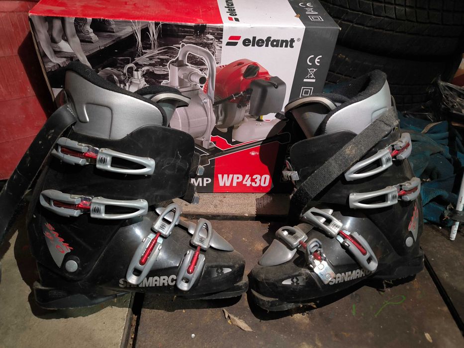 Ски с автомати, обувки и щеки за деца