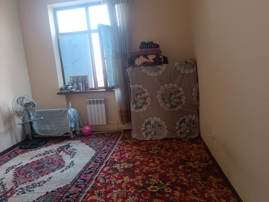 Ihcham 2 honalik kvartira sotiladi 5 etajka barcha qulayliklarga ega