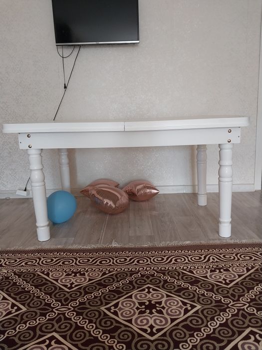 Штор тюльмен бірге, стол