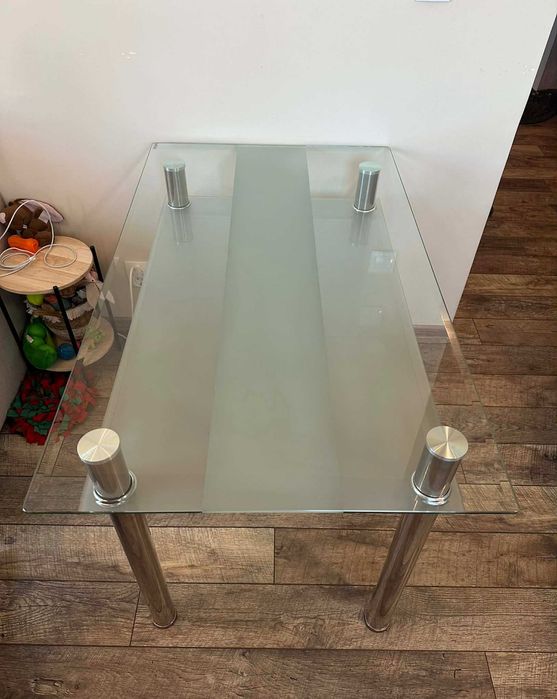 Стъклена Маса за Трапезария