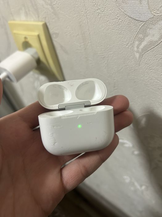 Продам кейс от аирподс