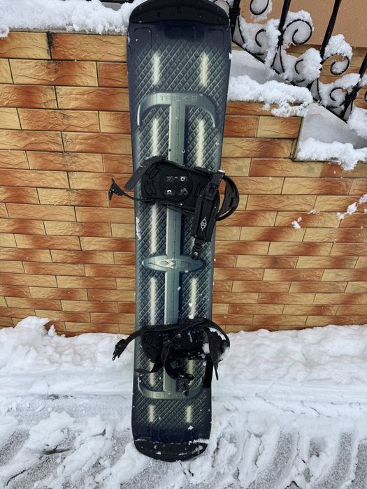 Vând snowboard - stare bună