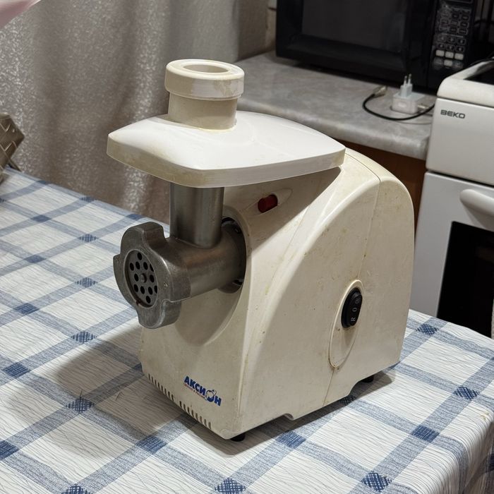 Мясорубка электрическая