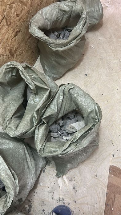 Отдам стройтельный мусор