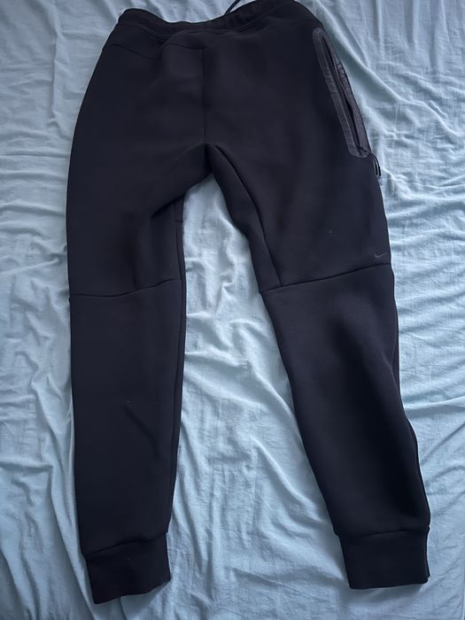 Pantaloni nike tech