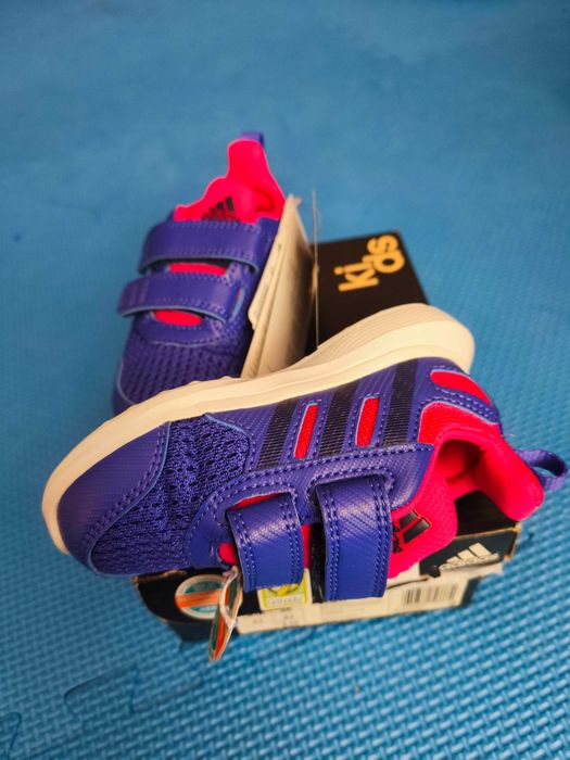 Adidas маратонки 21 номер