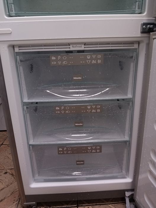Иноксов комбиниран хладилник с фризер Миеле Miele с 2 год. ГАРАНЦИЯ!